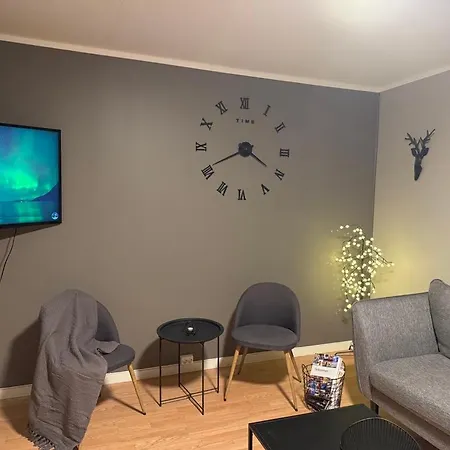 Cozy - Free Parking & Wi-fi Apartment