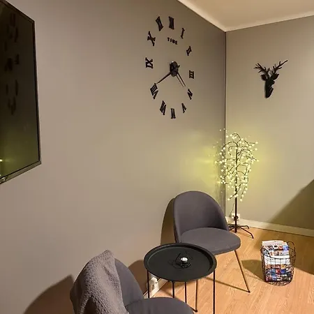 Cozy - Free Parking & Wi-fi Apartment